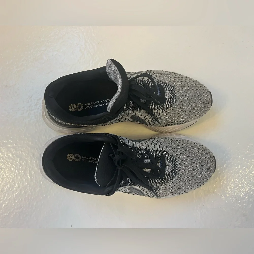 Nike React Shoes - Picture 3 of 6